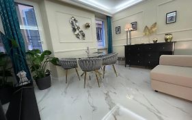 Spanish Steps Glamour & Sauna Luxury Apartment ****