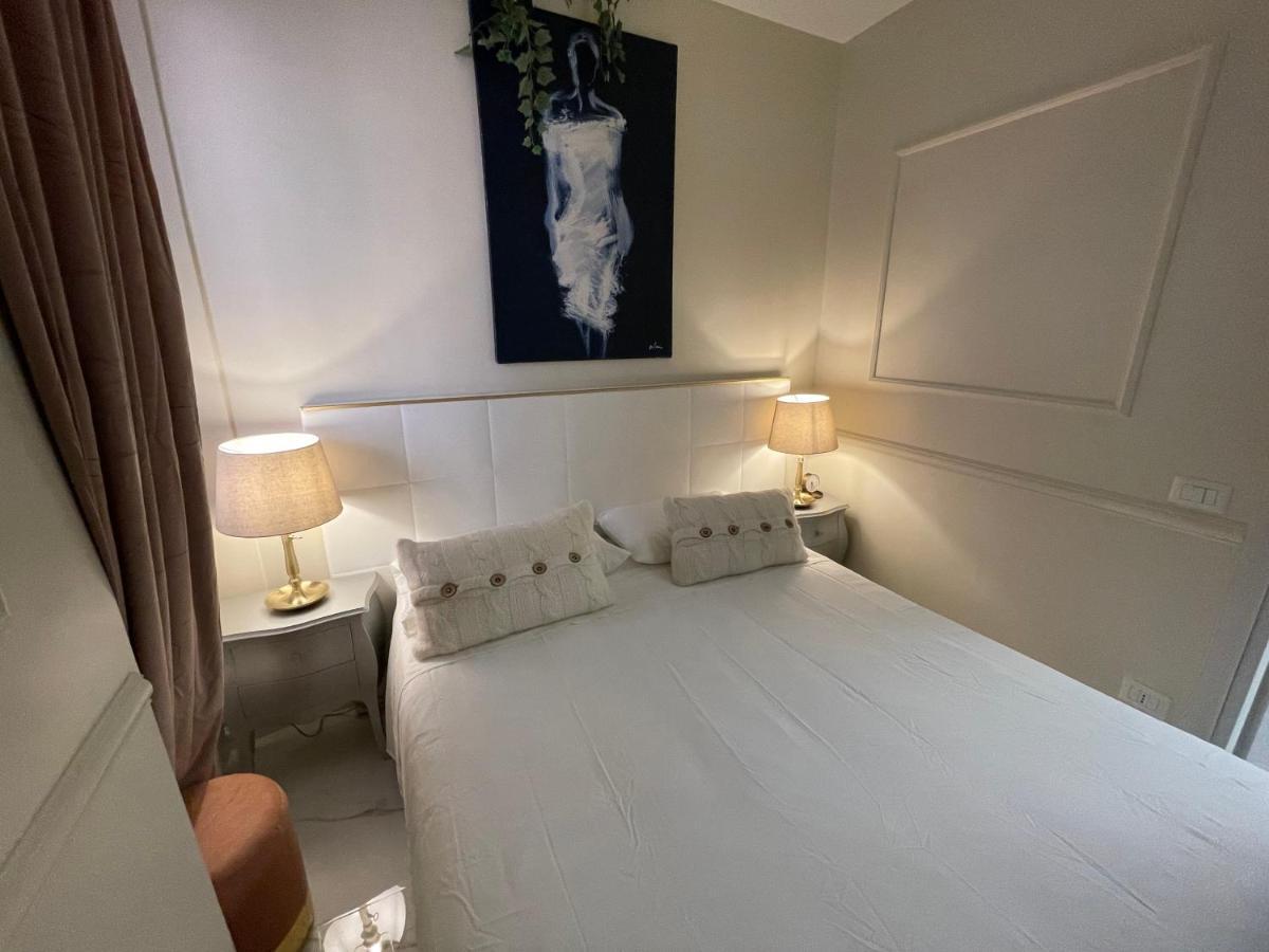 Spanish Steps Glamour & Sauna Luxury Apartment **** Roma Esterno foto